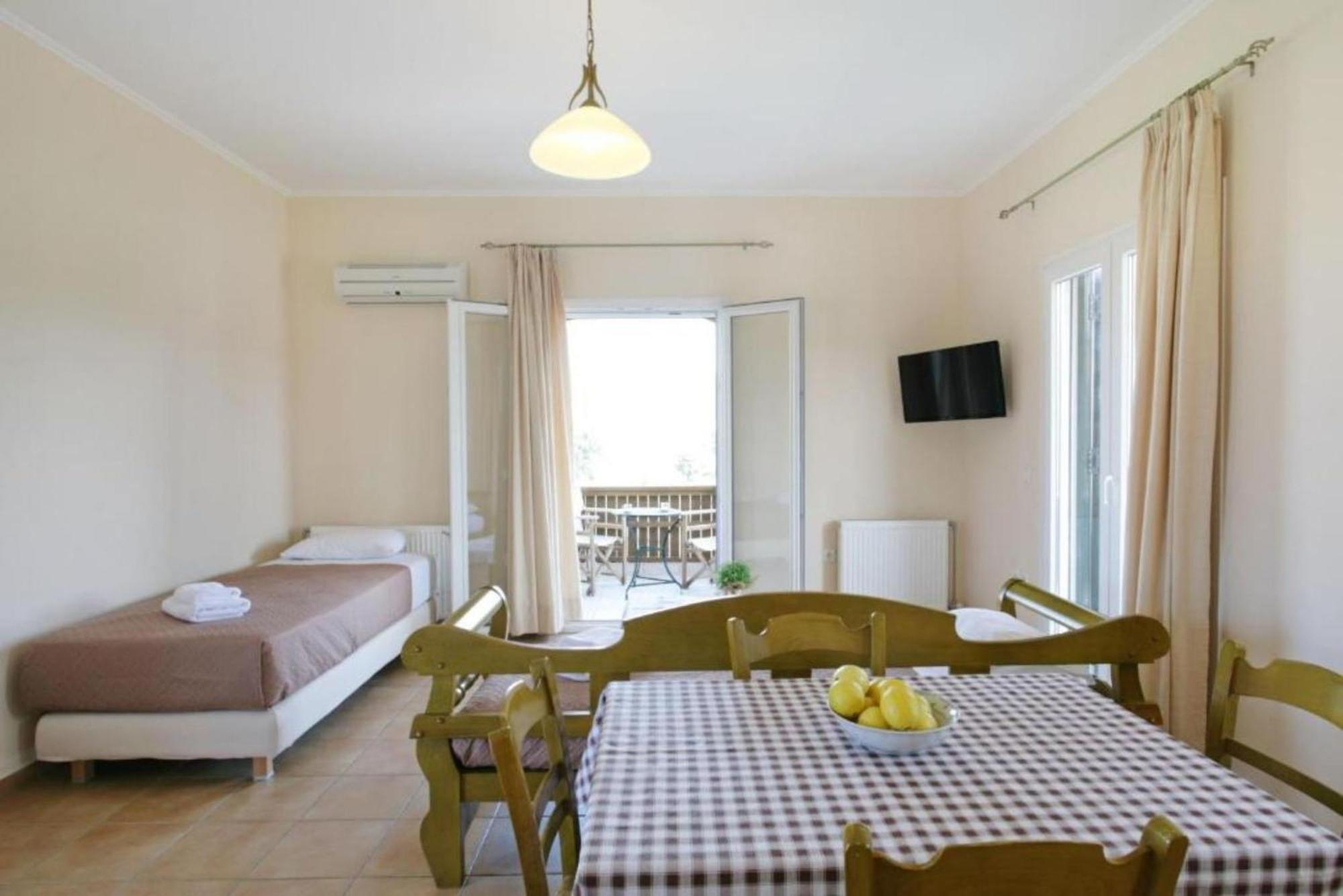 Porto Nirikos Lefkada - Private Parking Lefkada City Exterior foto